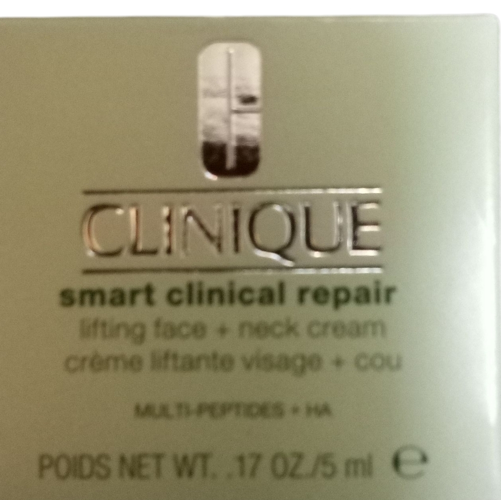 Clinique -NWT 12 Pc. Skincare and Makeup Set. Free Large White Tote W/Purchase - Picture 11 of 12
